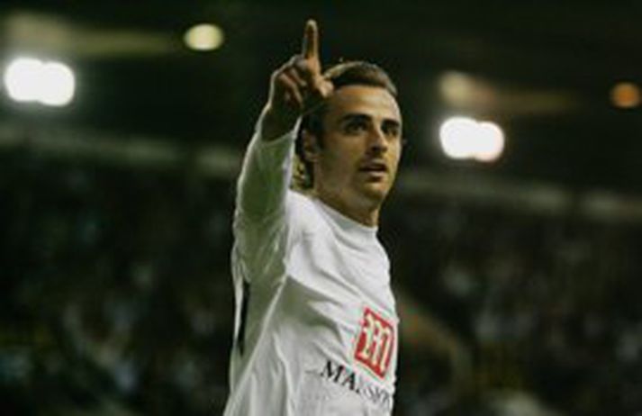 Dimitar Berbatov skoraði sitt fjórða mark í síðustu fimm leikjum gegn Charlton
