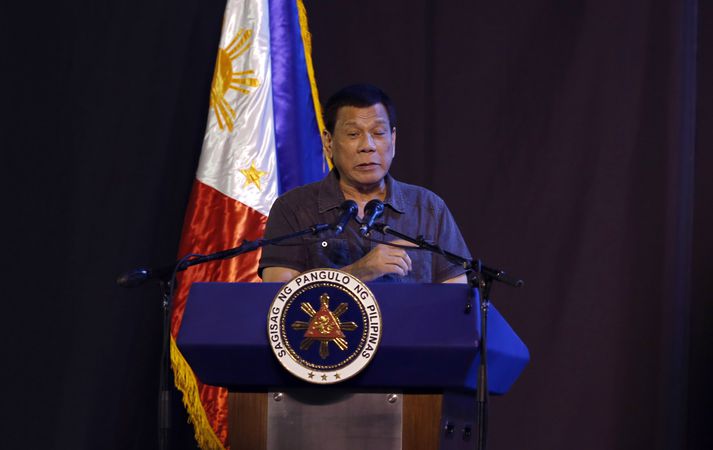 Rodrigo Duterte, forseti Filippseyja, í 39 ára afmælisveislu umdeilda boxarans Manny Pacquiao.