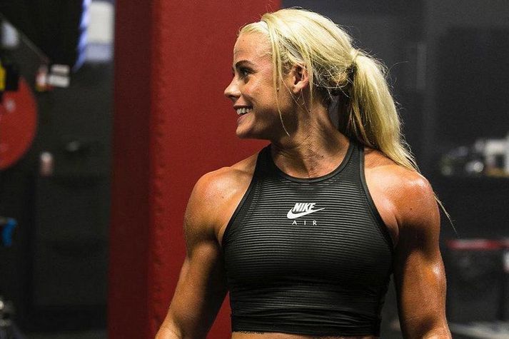 Sara Sigmundsdóttir sést hér í auglýsingu fyrir Unbroken fæðubótarefnið. Í dag keppast alþjóðleg fyrirtæki við að fá að vinna með henni.