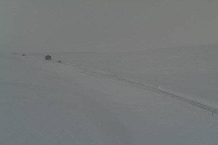 Svona leit Steingrímsfjarðarheiðin út klukkan eitt.