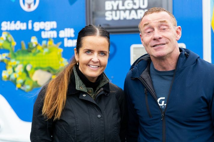 Dagskrárgerðarfólkið Kristín Ruth og Ívar Guðmunds voru lestarstjórar Bylgjulestarinnar um liðna helgi á Eyrarbakka.