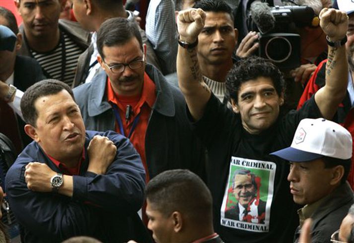 Hugo Chavez, forseti Venesúela, og Diego Maradona, fyrrverandi knattspyrngoð, voru meðal mótmælenda.