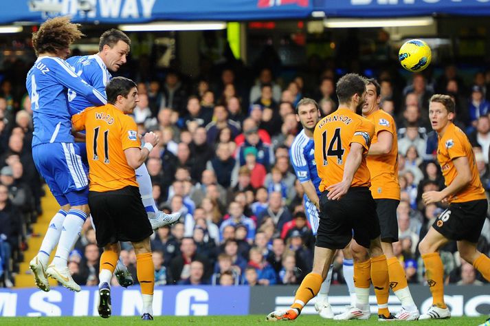 John Terry skorar fyrsta mark leiksins.