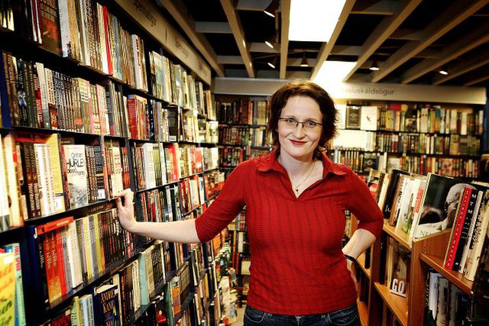 óstöðvandi stieg
<B>Bryndís Loftsdóttir</B> segir að kiljuútgáfan af Karlar sem hata konur hafi hreinlega verið óstöðvandi í ár. <B>Stieg Larsson</B> stöðvaði sigurgöngu <B>Arnaldar Indriðasonar</B> á árslista Eymundsson.