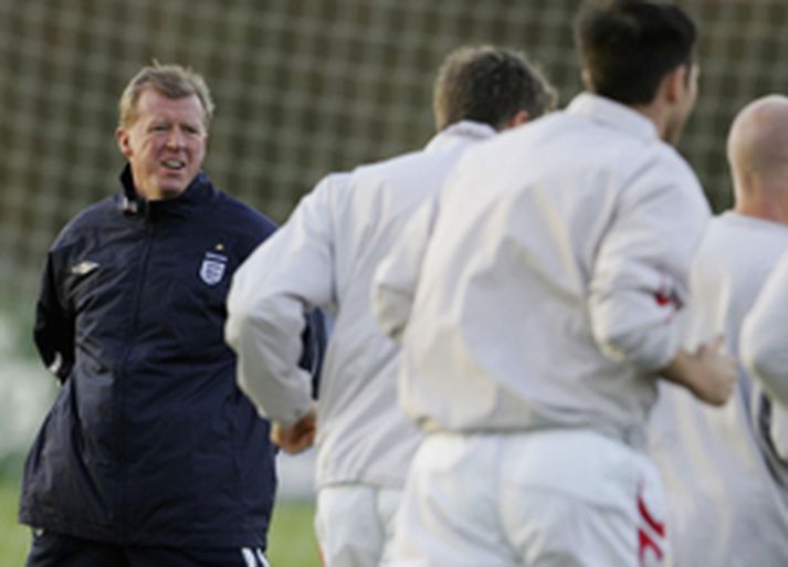 Steve McLaren er undir nokkurri pressu sem landsliðsþjálfari og vill allan þann undirbúning sem hann getur mögulega fengið. Það fær hann ekki þegar keppnisfyrirkomulag ensku bikarkeppninnar er eins og það er í dag.