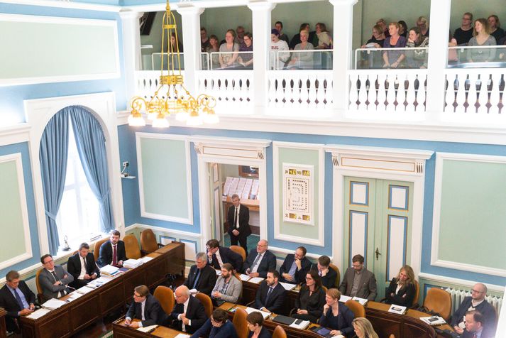 Fjöldi kvenna fylgdust með atkvæðagreiðslunni árið 2019.
