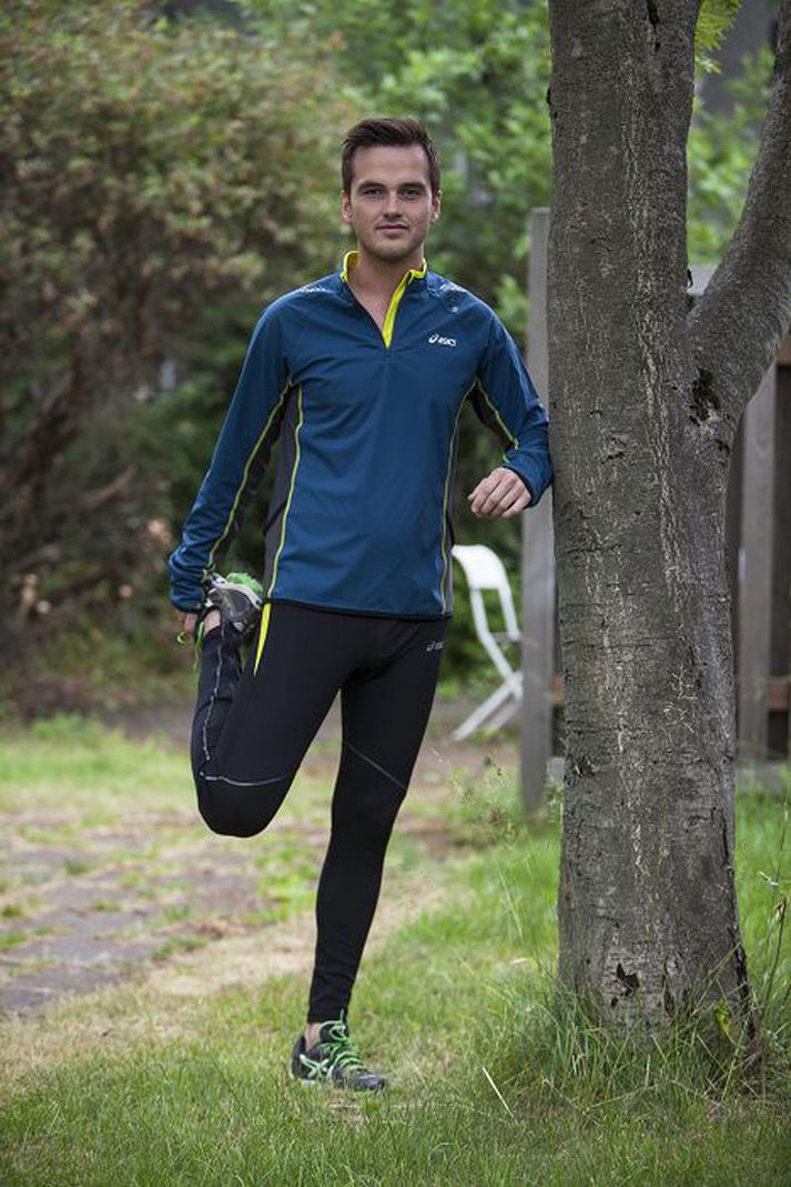 Björn Bragi segir hlaupabuxurnar vera þrengstu flík sem hann hafi átt og að dýrið sjáist úr margra kílómetra fjarlægð.