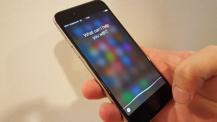 Siri vinnur yfirvinnu þessa dagana.