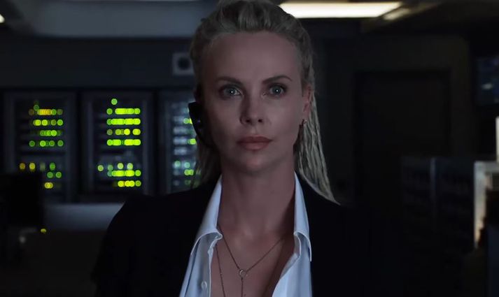Charlize Theron í The Fate of the Furious.