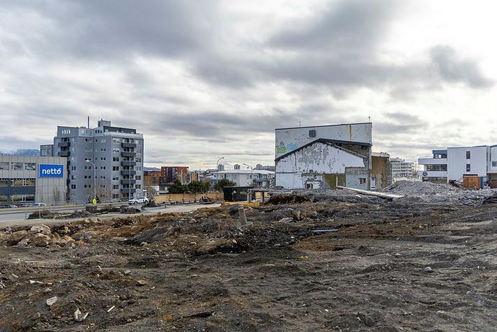 Uppbygging er hafin á Heklureitnum. Þarna rísa nú íbúðahús.