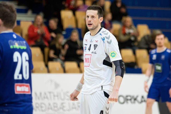 Magnús Stefánsson var leikmaður, er aðstoðarþjálfari og verður aðalþjálfari.