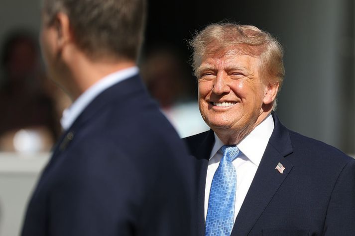 Trump forseti fagnar góðu samstarfi við Breta í málinu.