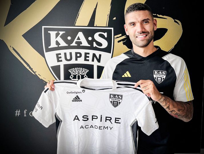 Guðlaugur Victor Pálsson með treyju Eupen.