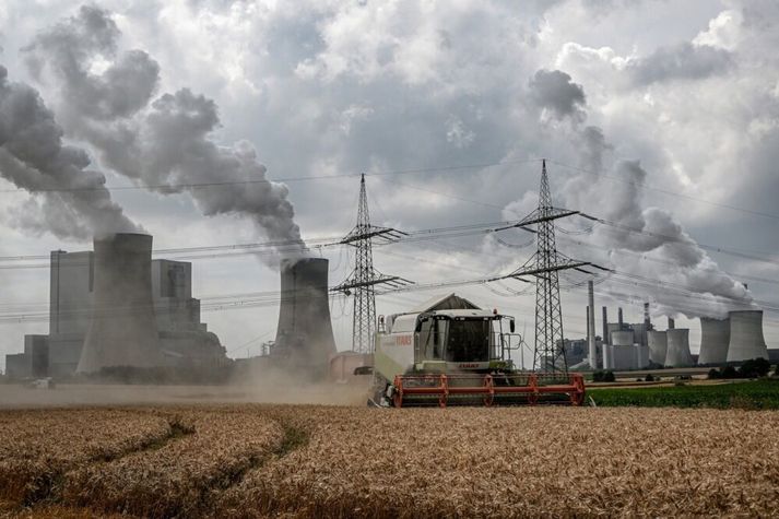 Þýskt kolaorkuver spúri reyk út í andrúmsloftið. Evrópsk iðnfyrirtæki þrýsta nú á Evrópusambandið að draga úr kröfum til þeirra um takmörkun á losun gróðurhúsalofttegunda.