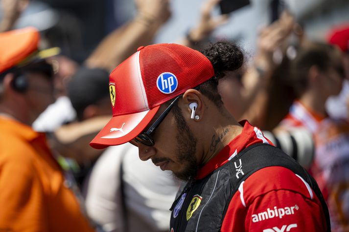 Lewis Hamilton tapaði dýrmætum stigum í baráttunni um heimsmeistaratitil ökuþóra í ungverska kappakstrinum í gær.