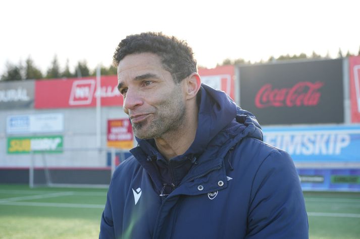 David James var tekinn tali á æfingu Vals í morgun. Það verður í Sportpakka kvöldsins á Sýn.