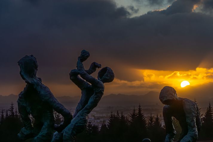 Hiti á landinu verður á bilinu núll til sjö stig. 