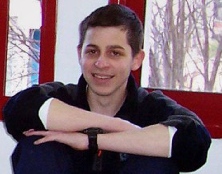 Gilad Shalit í einangrun í fjögur ár.