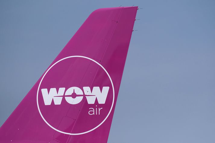 Breiðþota Wow Air fékk fugl í hreyfil á leið til Kaupmannahafnar í gær.