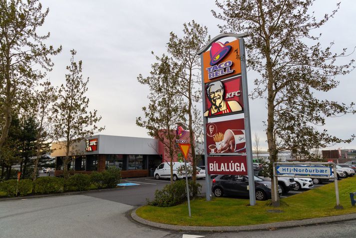 Veitingastaður KFC við Hjallahraun í Hafnarfirði.