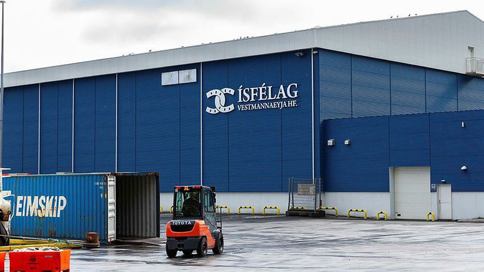 Töpuðu milljarði og bauna á stjórn­völd