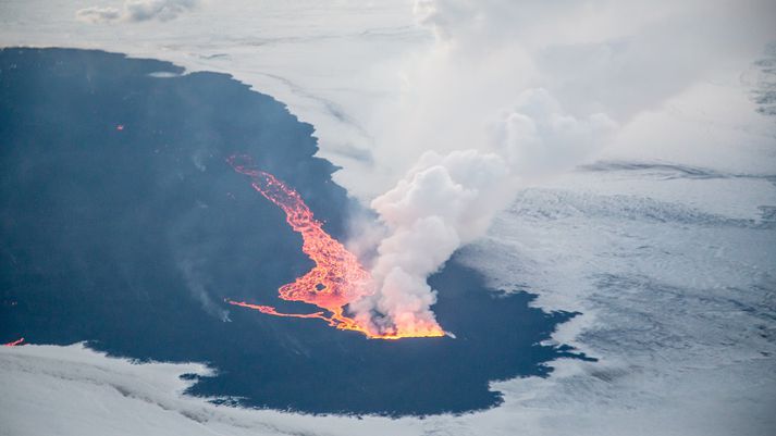 Myndin er tekin við gosstöðvarnar í morgun.