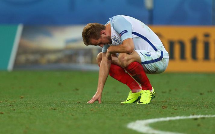 Harry Kane, fyrirliði enska landsliðsins í dag, sést hér eftir tapið á móti Íslandi á EM 27. júní 2016.