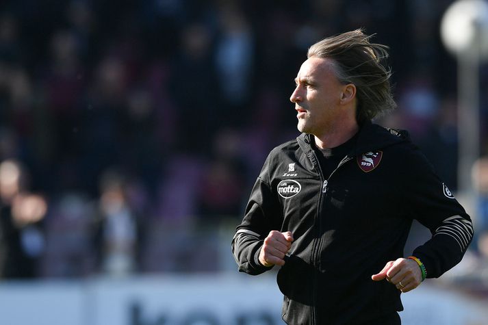  Davide Nicola missti starfið um tíma en missti þó ekki af leik með Salernitana því hann var ráðinn aftur.