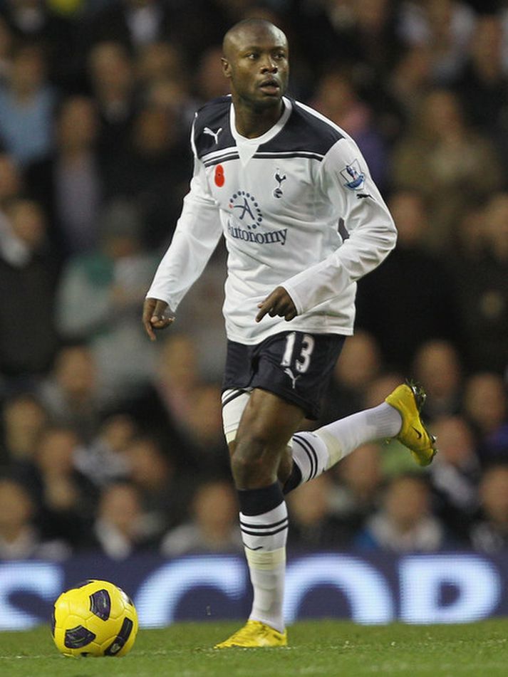 William Gallas ber fyrirliðaband Tottenham í dag.