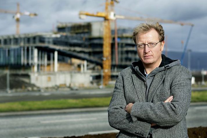 Christian Schoen, formaður Kynningarmiðstöðvar fyrir íslenska myndlist, segir lítið um styrki fyrir listamenn í kjölfar kreppunnar. 
Fréttablaðið/vilhelm