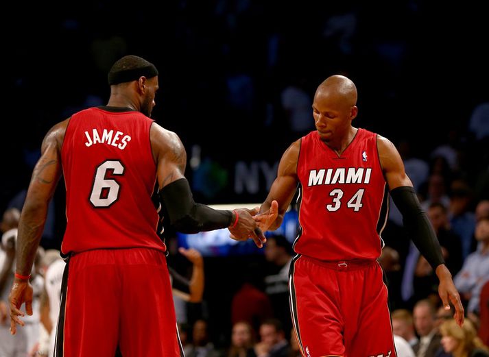 Allen ásamt LeBron James er þeir spiluðu með Miami.