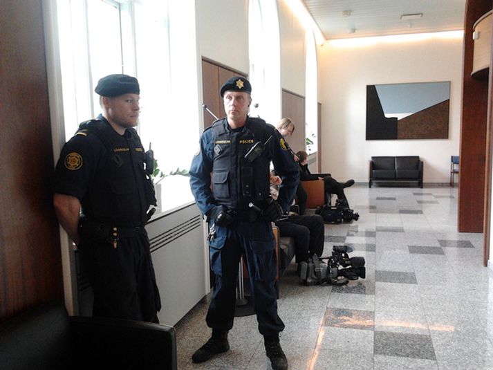 Það er mikil öryggisgæsla í Héraðsdómi Reykjavíkur í dag.