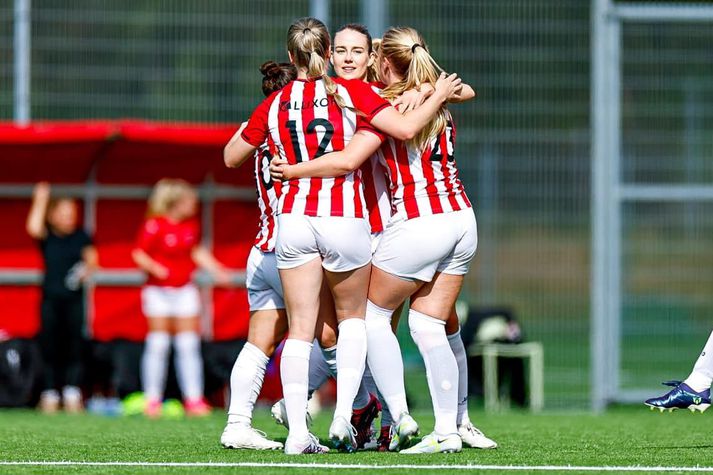 Þróttarar fagna marki Elínar Mettu fyrr í sumar