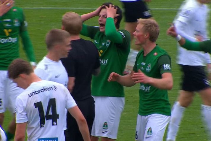 Ásgeir Helgi Orrason og félagar í Breiðabliksliðinu voru skiljanlega mjög ósáttir við nokkra dóma í leik Breiðabliks og FH í gærkvöldi.