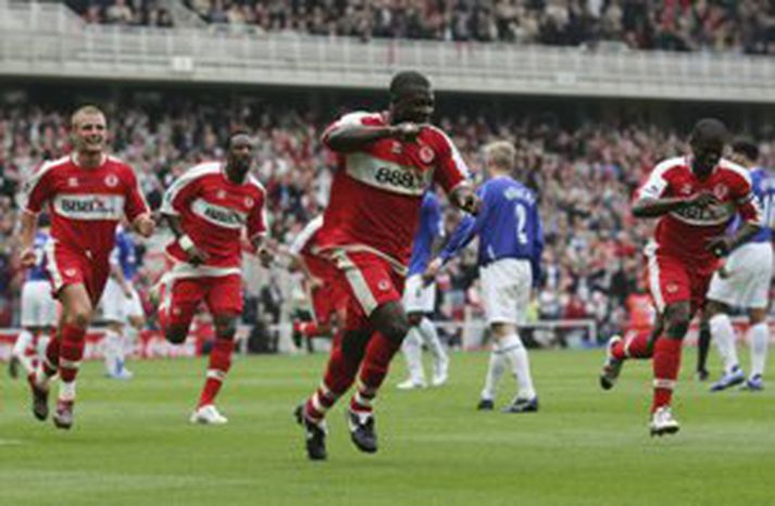 Yakubu fagnar hér marki sínu gegn Everton á síðustu leiktíð.