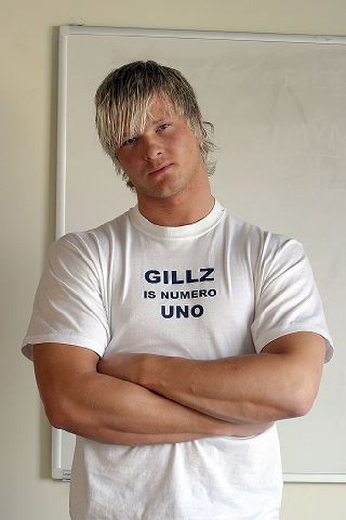 Egill Gilzenegger verður með félögum sínum af heimasíðunni kallarnir.is með nýjan þátt á sjónvarpsstöðinni Sirkus þar sem þeir gefa landsþekktum treflum yfirhalningu.