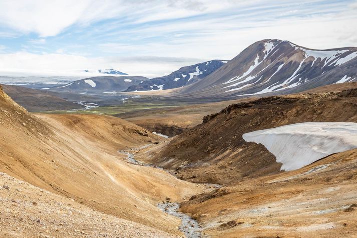 Vonarskarð er gróðurlaust skarð milli Bárðarbungu í Vatnajökli og Tungnafellsjökuls. 