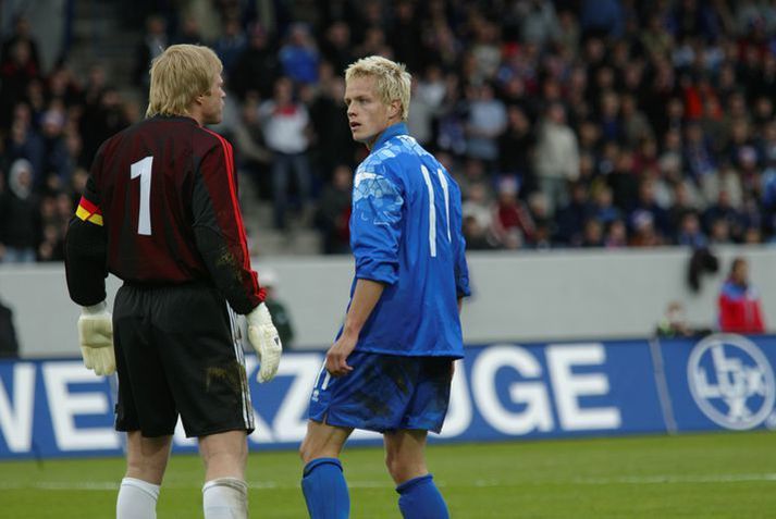 Heiðar Helguson og Oliver Kahn, þáverandi markvörður Þýskalands, á góðri stundu.