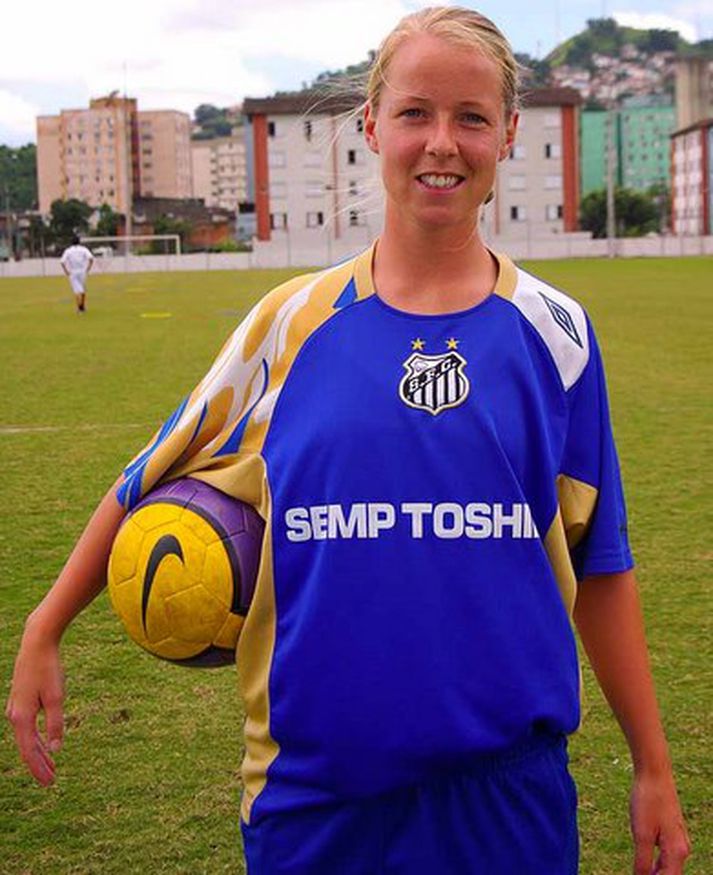 Þórunn Helga Jónsdóttir í búningi Santos í Brasilíu.