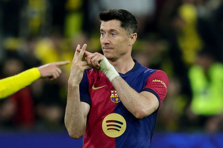 Robert Lewandowski fékk furðuleg fyrirmæli frá forráðamönnum Barcelona.