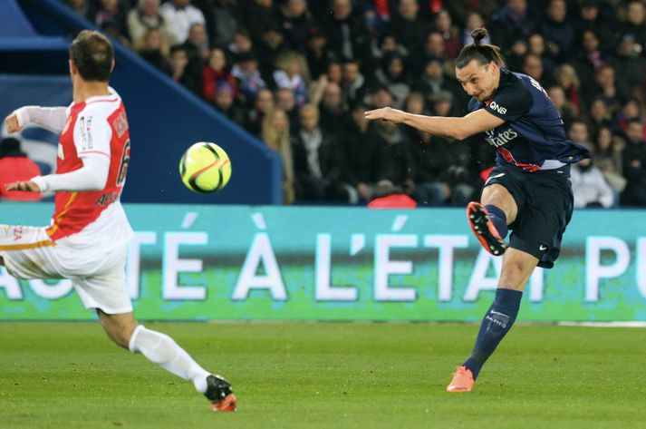 Zlatan Ibrahimovic skoraði þrennu þegar PSG lagði Nice 4-1 á heimavelli sínum.