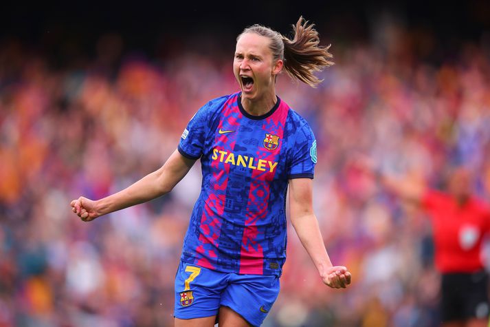 Caroline Graham Hansen, leikmaður Barcelona, fagnar marki sem hún skoraði gegn Wolfsburg í undanúrslitum Meistaradeildarinnar fyrir framan 91.648 manns á Camp Nou. 