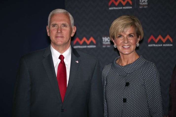 Julie Bishop, utanríkisráðherra Ástrala, ásamt Mike Pence, varaforseta Bandaríkjanna.