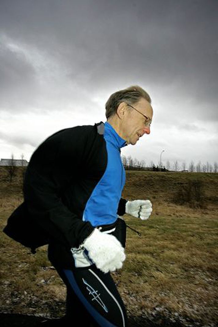 Ágúst Kvaran hljóp 91 kílómetra í Sahara-eyðimörkinni í fyrradag á tæpum fimmtán klukkustundum. Myndin er frá æfingu hér á landi fyrir hlaupið.