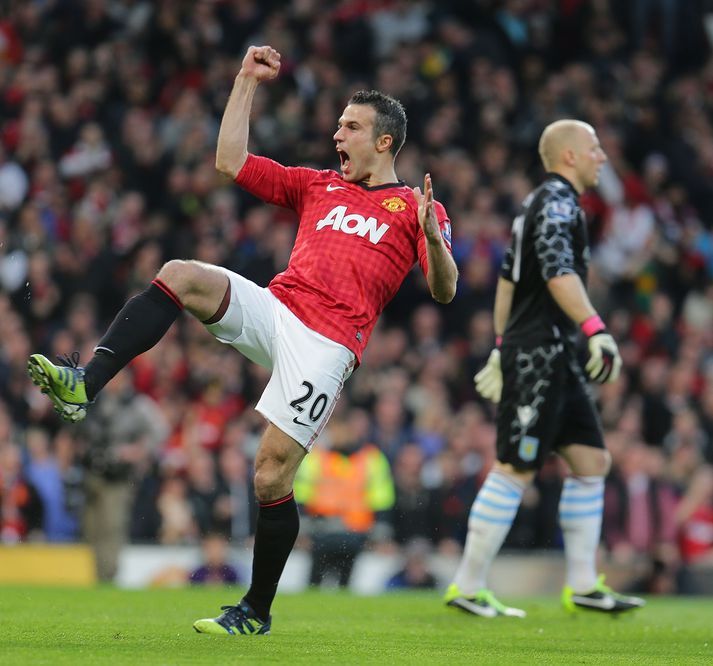 Van Persie fagnar í kvöld.
