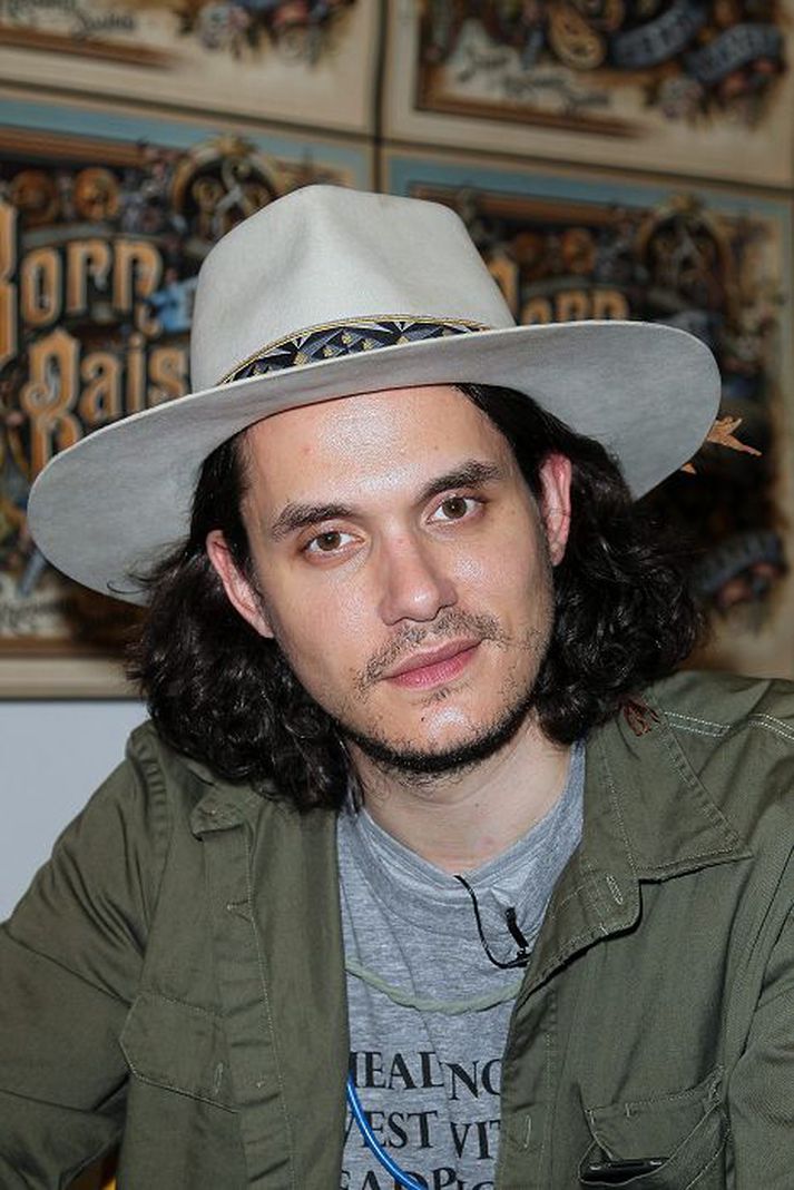 John Mayer og Katy Perry hafa farið á nokkur stefnumót í Hollywood.