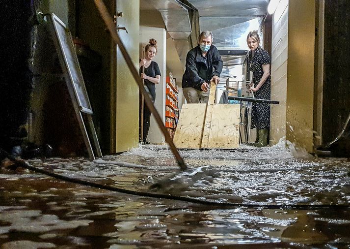 Ljóst er að gríðarlegt tjón varð í Háskóla Íslands í janúar þegar meira en tvö þúsund tonn af köldu vatni flæddu um nokkrar byggingar skólans.