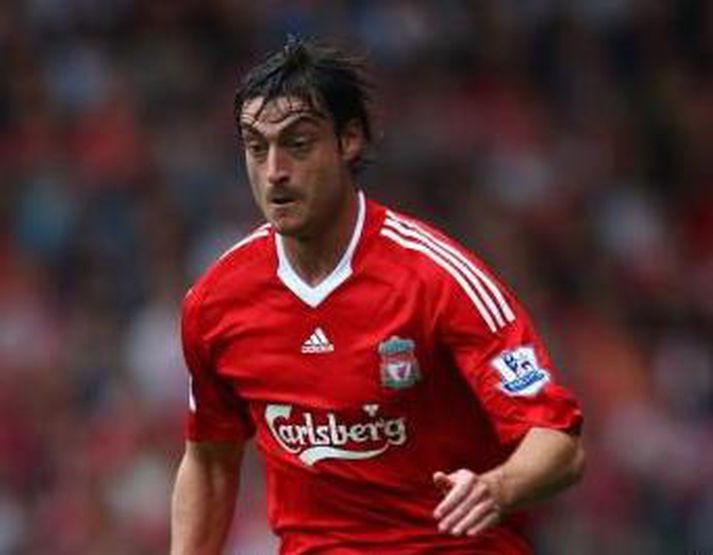 Albert Riera er mjög ósáttur í herbúðum Liverpool.
