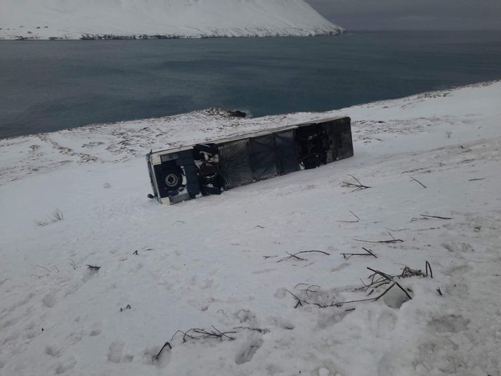 Autobus wypadł z drogi na Ólafsfjarðarvegur