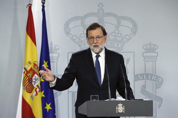 Mariano Rajoy tilkynnti um helgina að stjórn hans ætlaði að virkja 155. grein spænsku stjórnarskrárinnar um að svipta Katalóna sjálfstjórn.